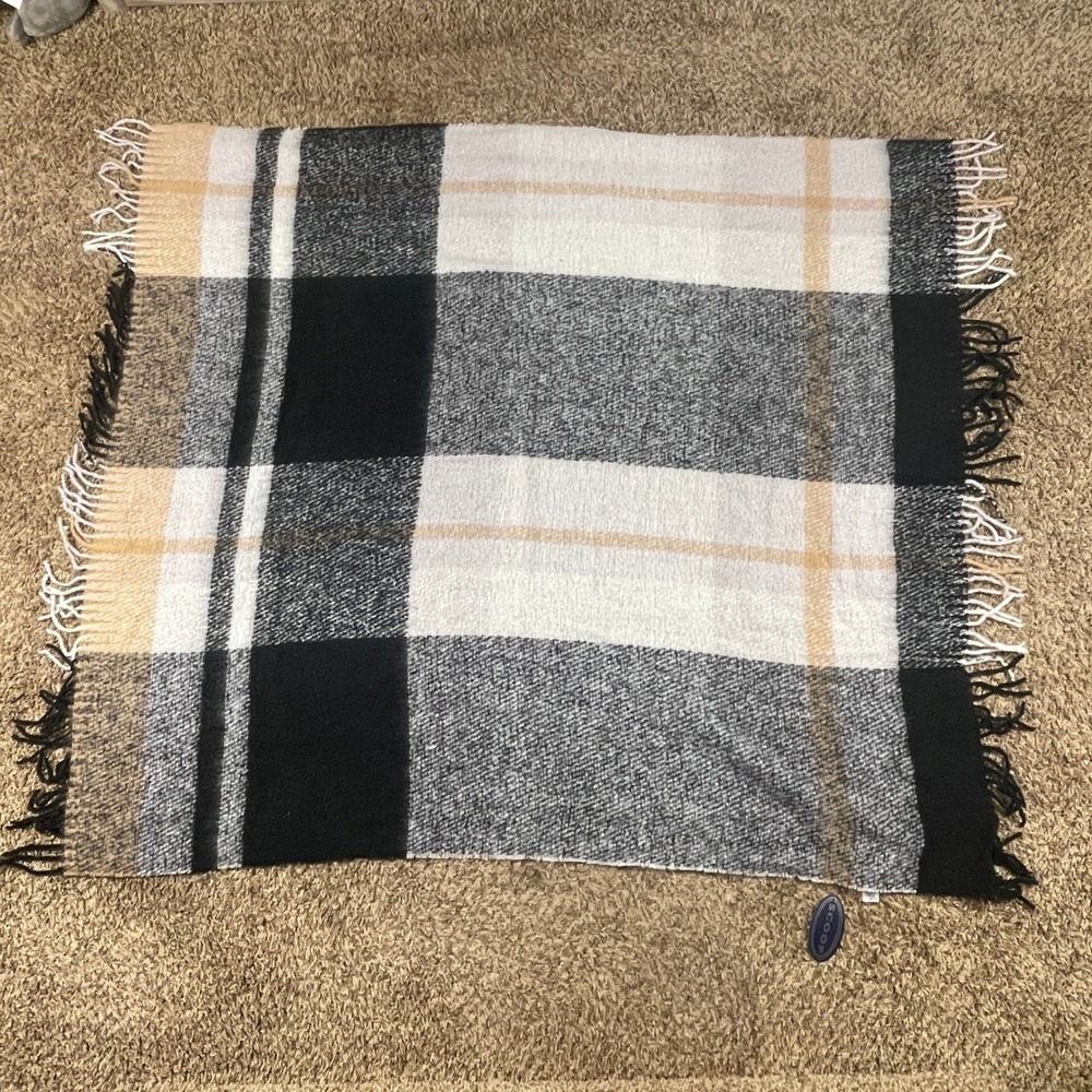 SCOOP Blanket Scarf Wrap Shawl‎ One Size Multi Color Plaid Fringe Soft Recycled